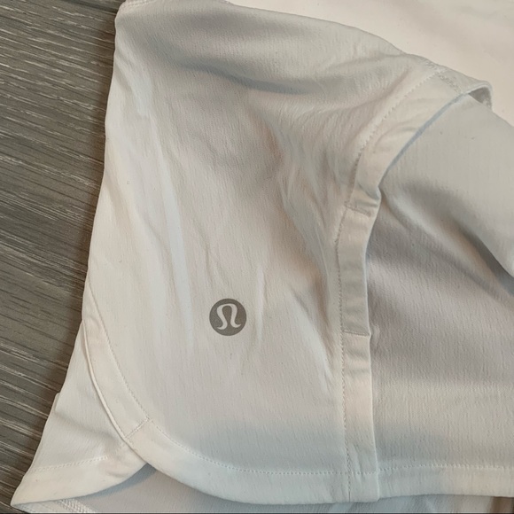 LULULEMON - RUN TIMES SHORTS 4”, WHITE, SIZE 4 - Picture 7 of 10